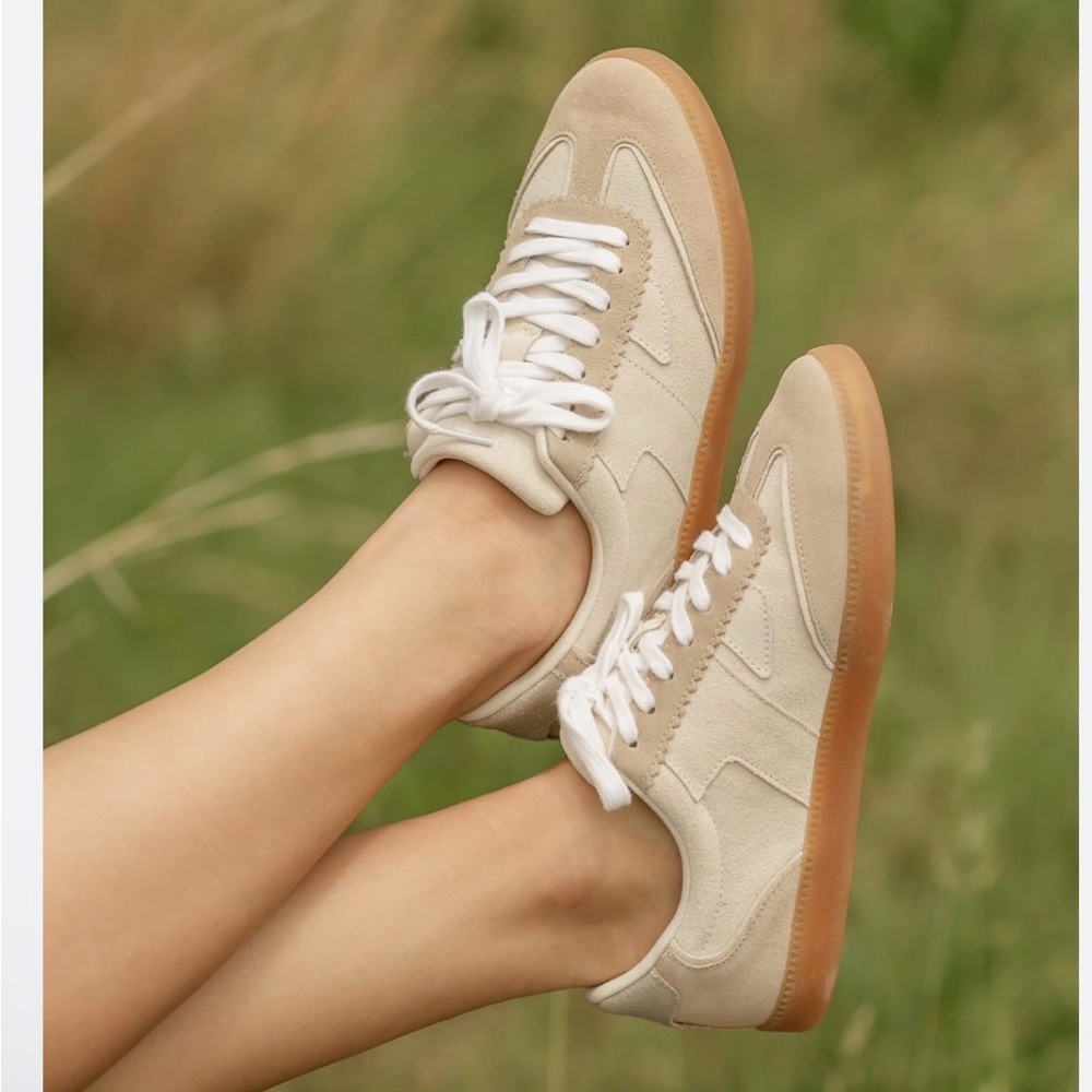 Tom’s Wear Good Casual Women's Suede /Leather upper Lace-Up Sneaker/Beige Sz  10
